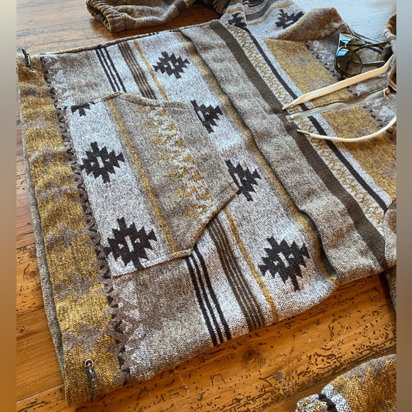 ANDTHEWHY Aztec 1/4 Zip Hooded Pullover - Picture 10 of 13